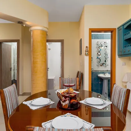 Chrysa Traditional Family House Apartament *