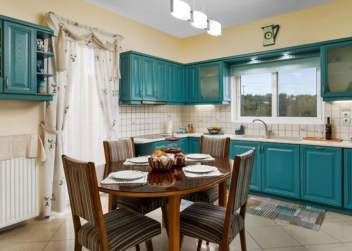 Chrysa Traditional Family House